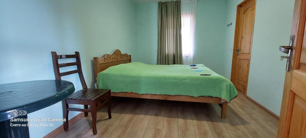 Guest House Tsasne Omalo Ngoại thất bức ảnh
