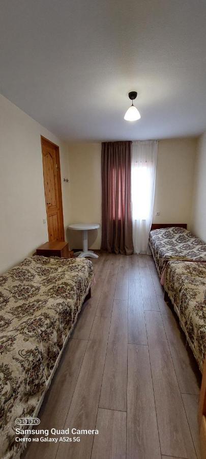 Guest House Tsasne Omalo Ngoại thất bức ảnh