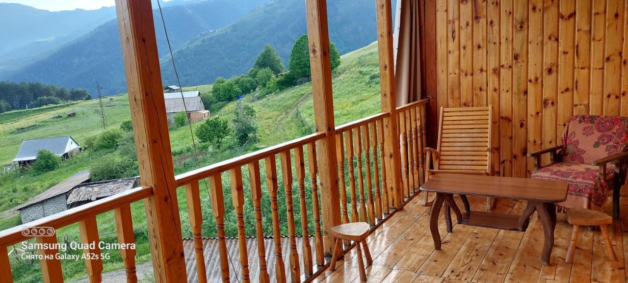 Guest House Tsasne Omalo Ngoại thất bức ảnh