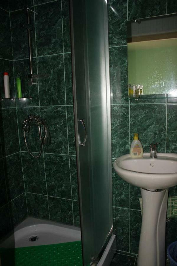 Guest House Tsasne Omalo Ngoại thất bức ảnh