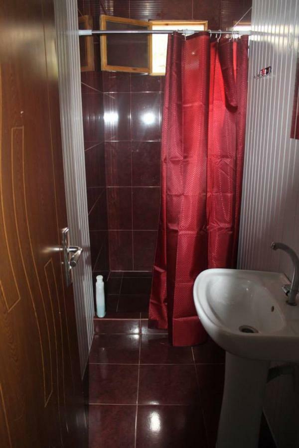 Guest House Tsasne Omalo Ngoại thất bức ảnh